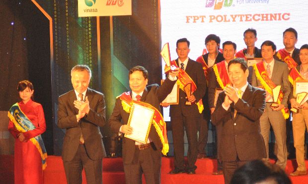 Phó Giám đốc Đại học FPT Tạ Ngọc Cầu đánh giá cao ý nghĩa của giải thưởng trong việc quảng bá hình ảnh của trường.
