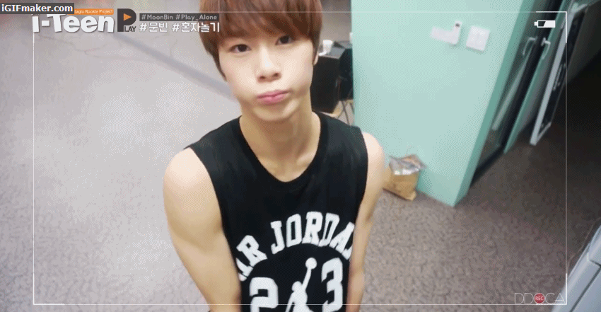 MOONBIN%20GIF%206_zpsll2l87le.gif