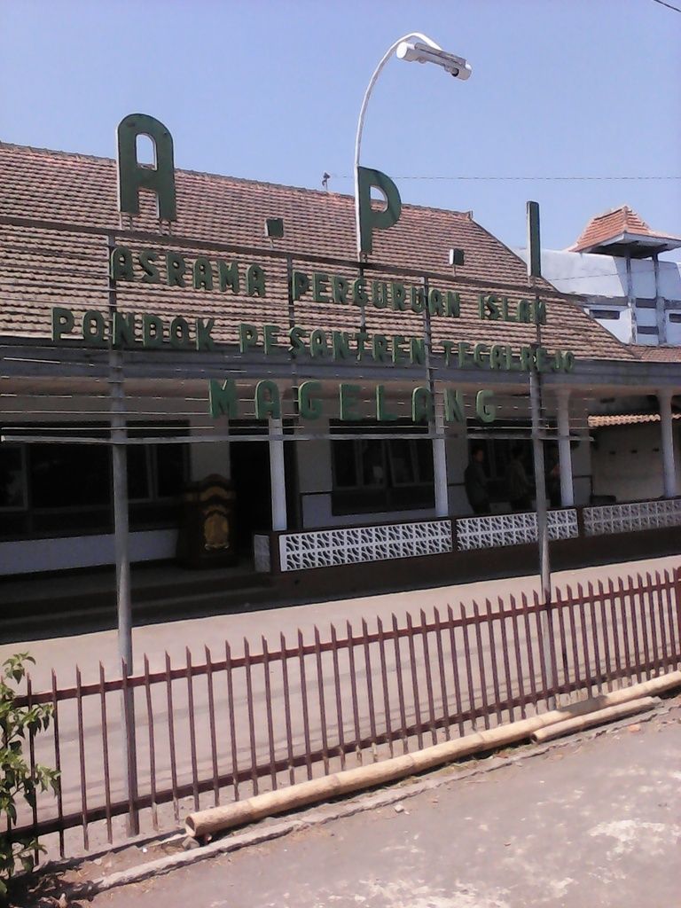 api-asrama-perguruan-islam-tegalrejo-magelang