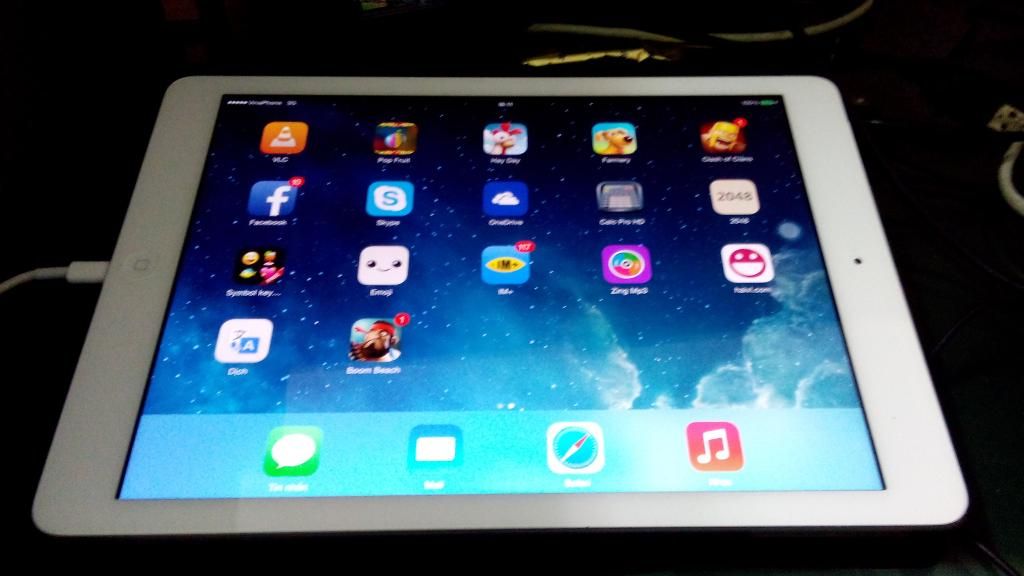 Cần bán iPad Air 4G 16GB mới sử dụng 1 tháng đẹp hoàn hảo